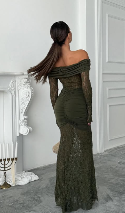 Aura Modist Madon Yaka Dantel ve Drape Detaylı Maxi Elbise