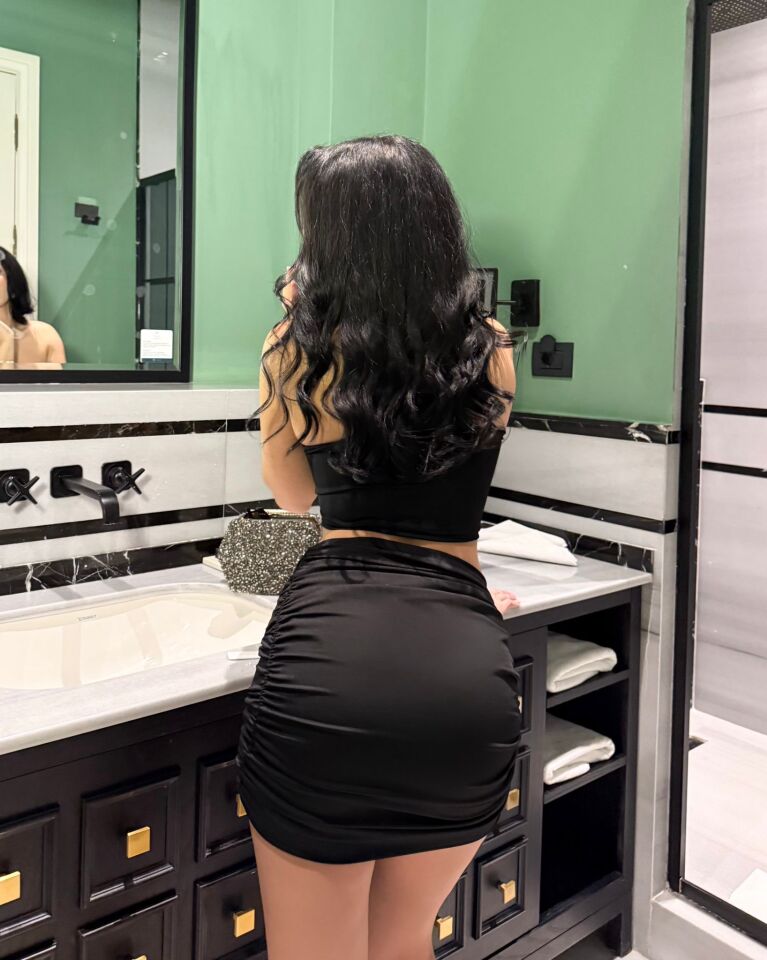 Aura Modist Güneş Aksesuarlı Straplez Crop ve Büzgülü Mini Etek Takım